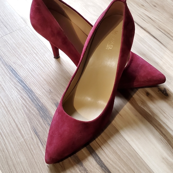NWOB Michael Kors Wine Suede Pumps - Picture 2 of 8